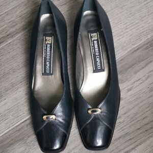 Roberto Capucci  vintage black leather shoes with gold medallion at toe. S 6.5